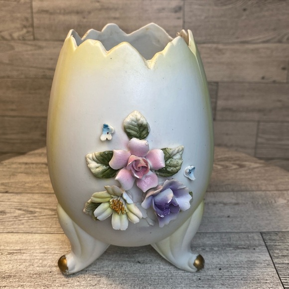 Hand Painted Lefton Craked Egg Planter Vase Capodimonte Style 3D Flowers, - Picture 1 of 11